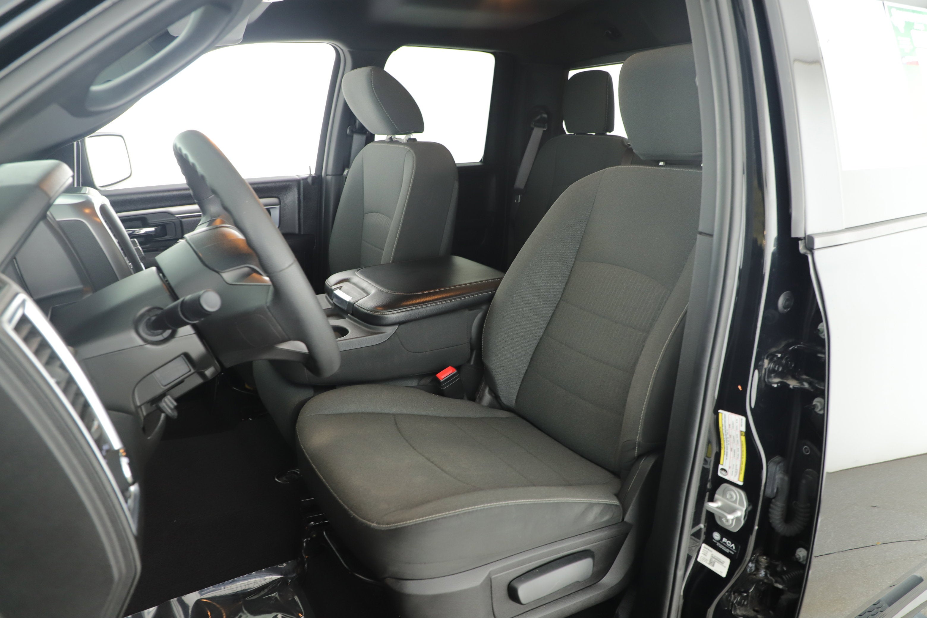 2022 RAM 1500 Classic Warlock Quad Cab 4x4 6'4' Box