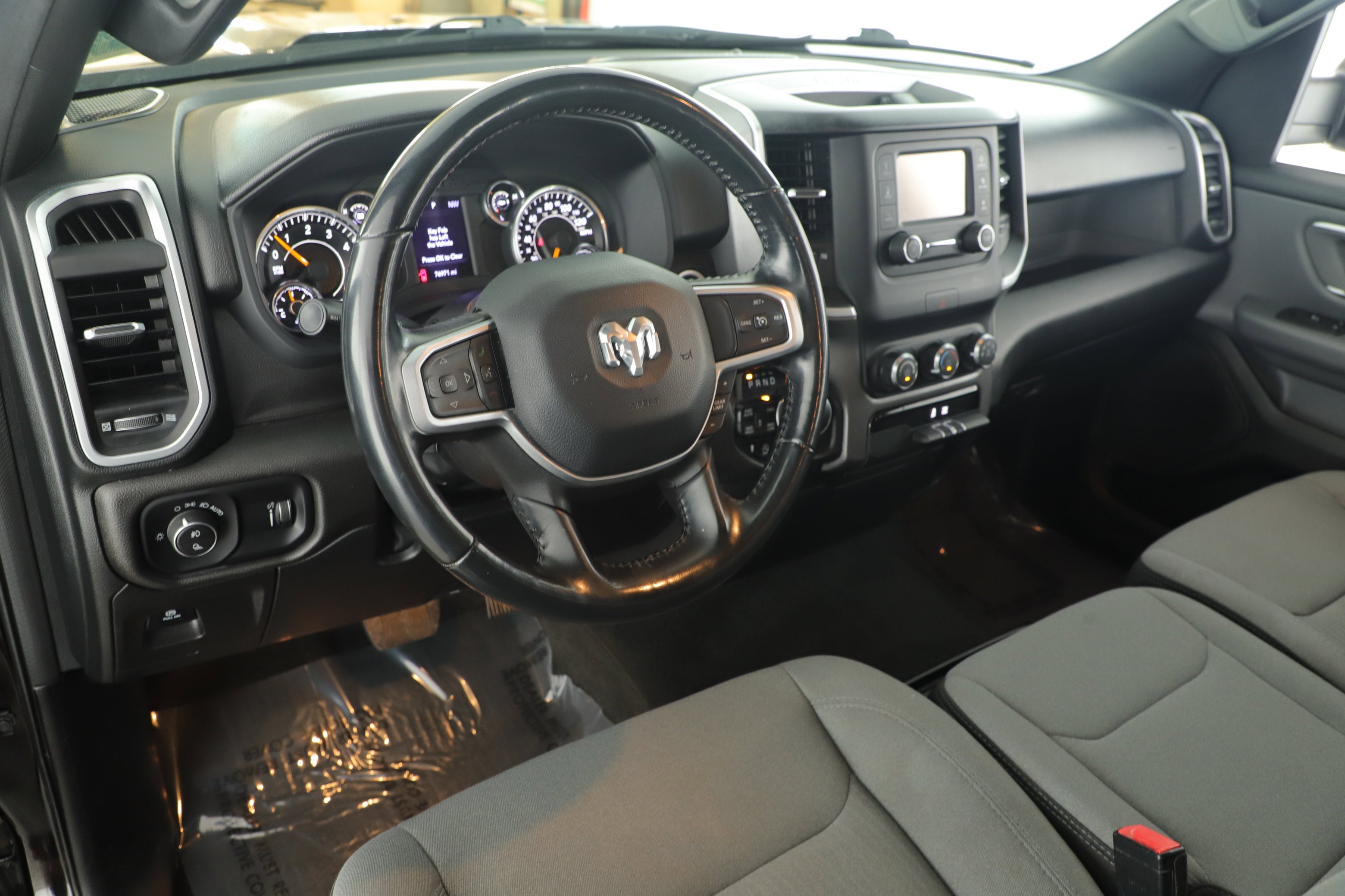 2022 RAM 1500 Lone Star Crew Cab 4x4 5'7' Box