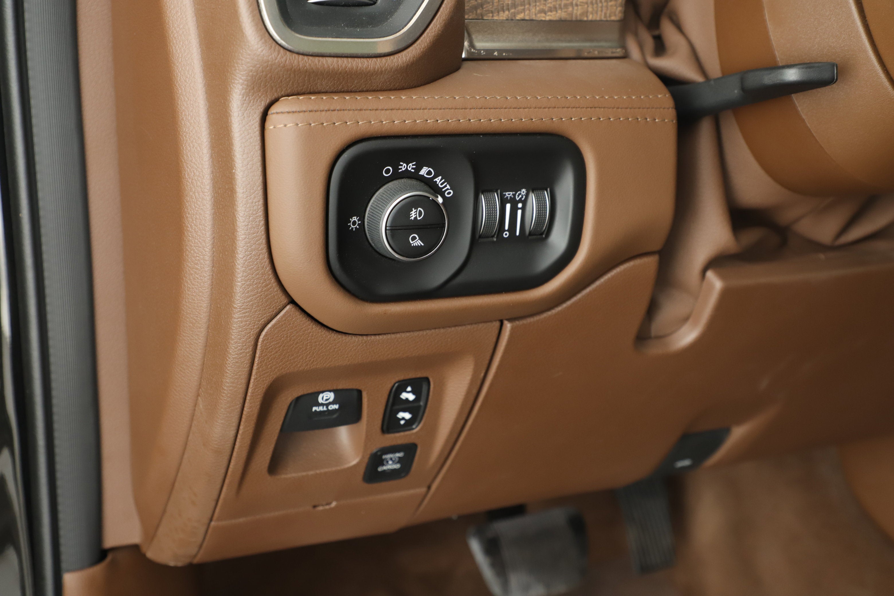 2020 RAM 1500 Laramie Longhorn Crew Cab 4x4 5'7' Box