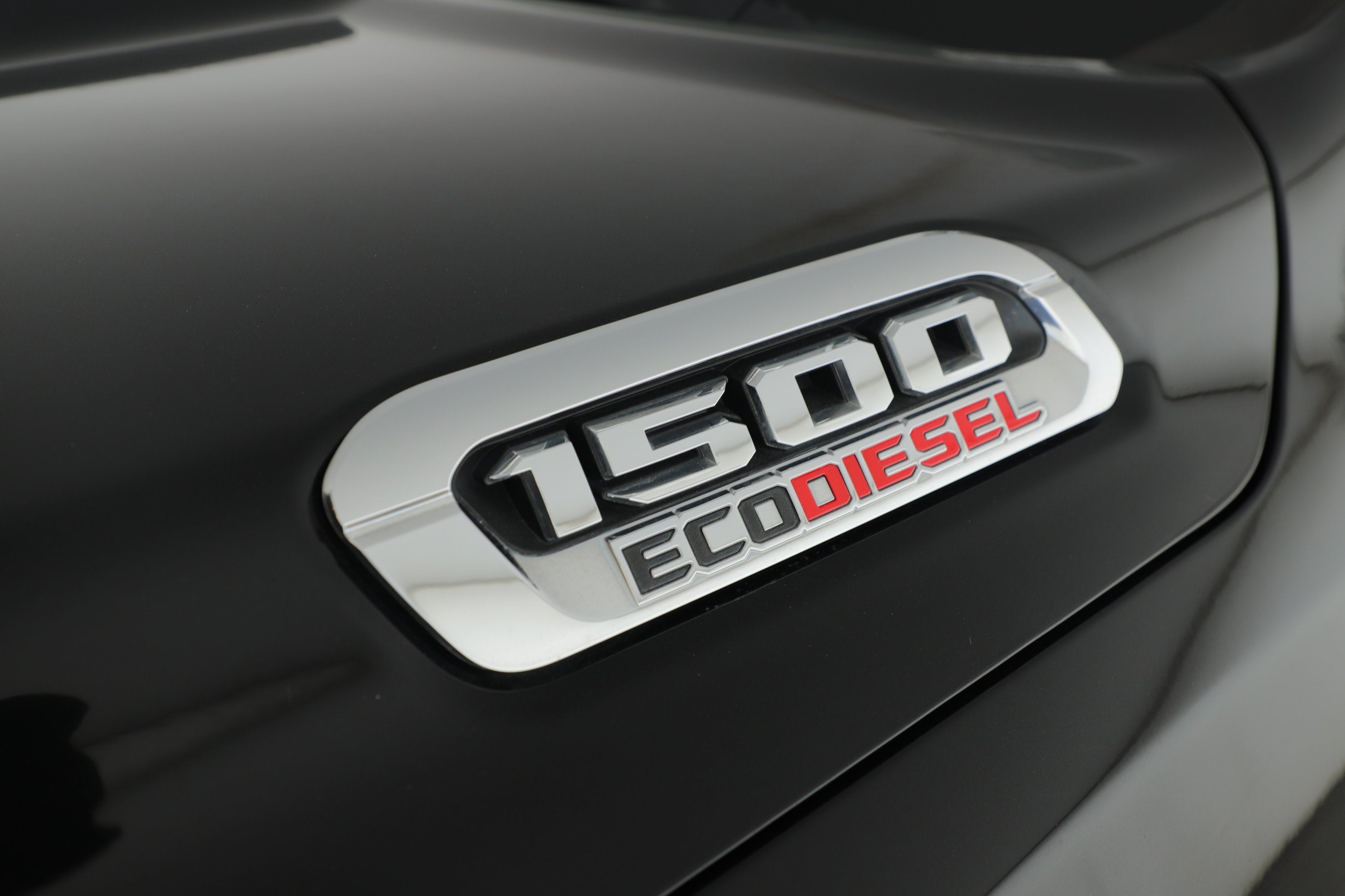 2020 RAM 1500 Laramie Longhorn Crew Cab 4x4 5'7' Box