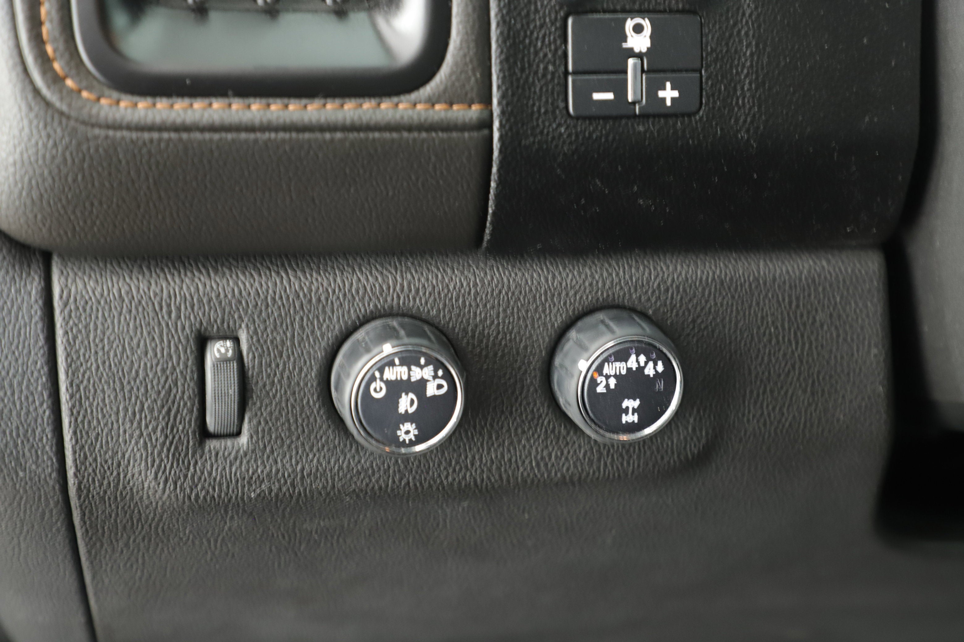 2022 GMC Canyon 4WD Crew Cab Short Box AT4 - Leather