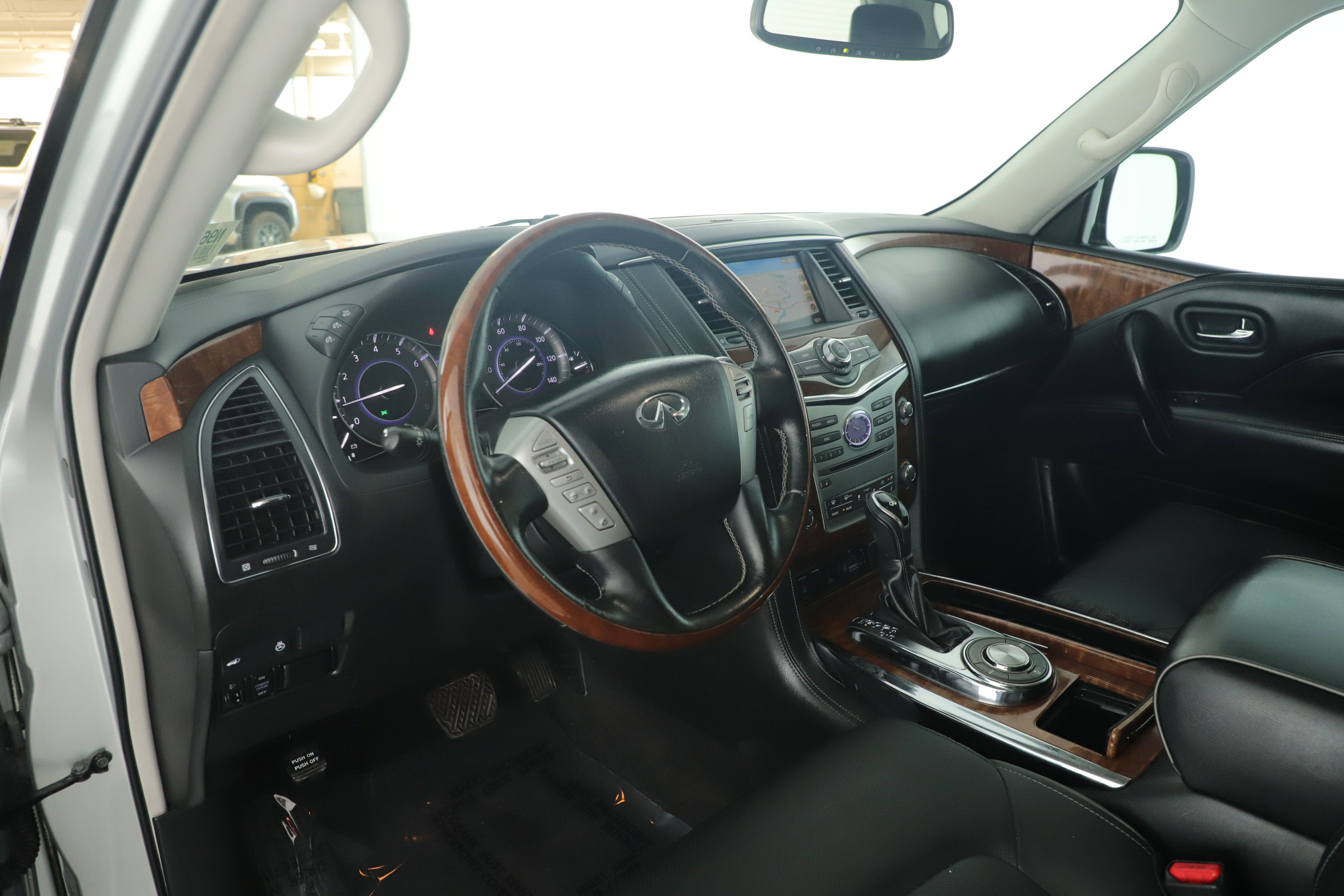 2019 INFINITI QX80 LUXE