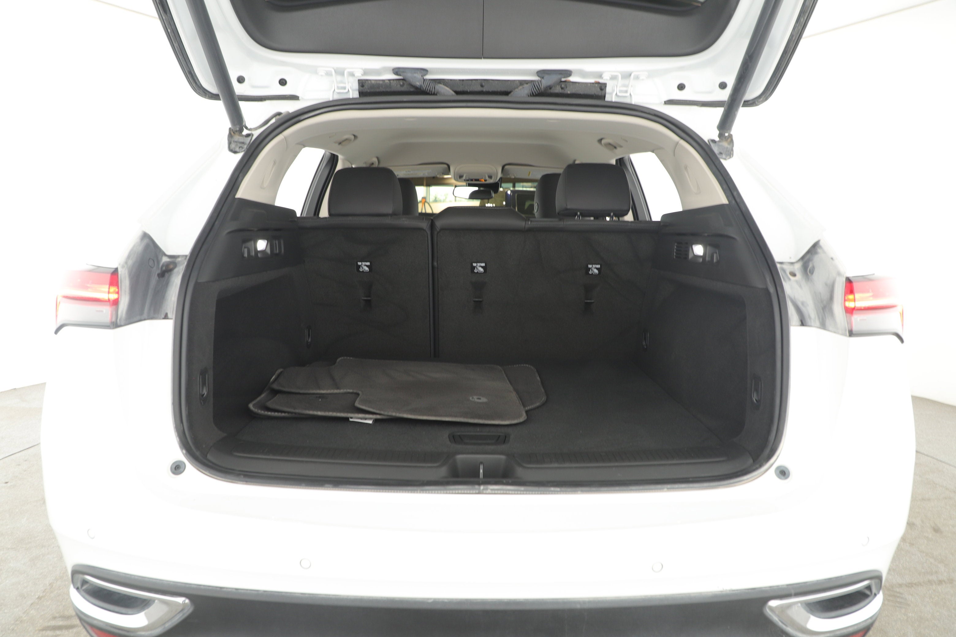 2023 Buick Envision Essence FWD