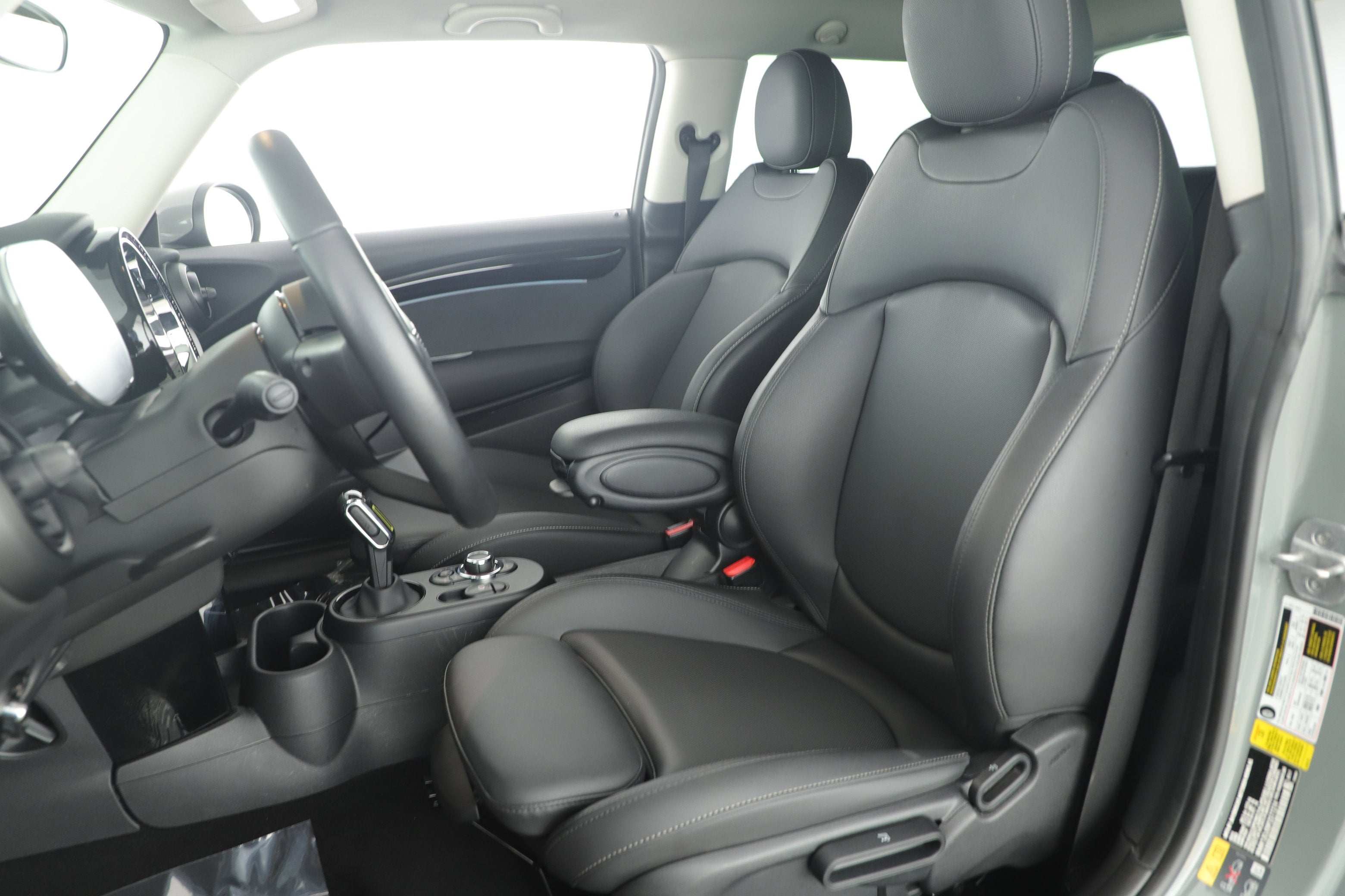 2023 MINI SE Hardtop Cooper Signature