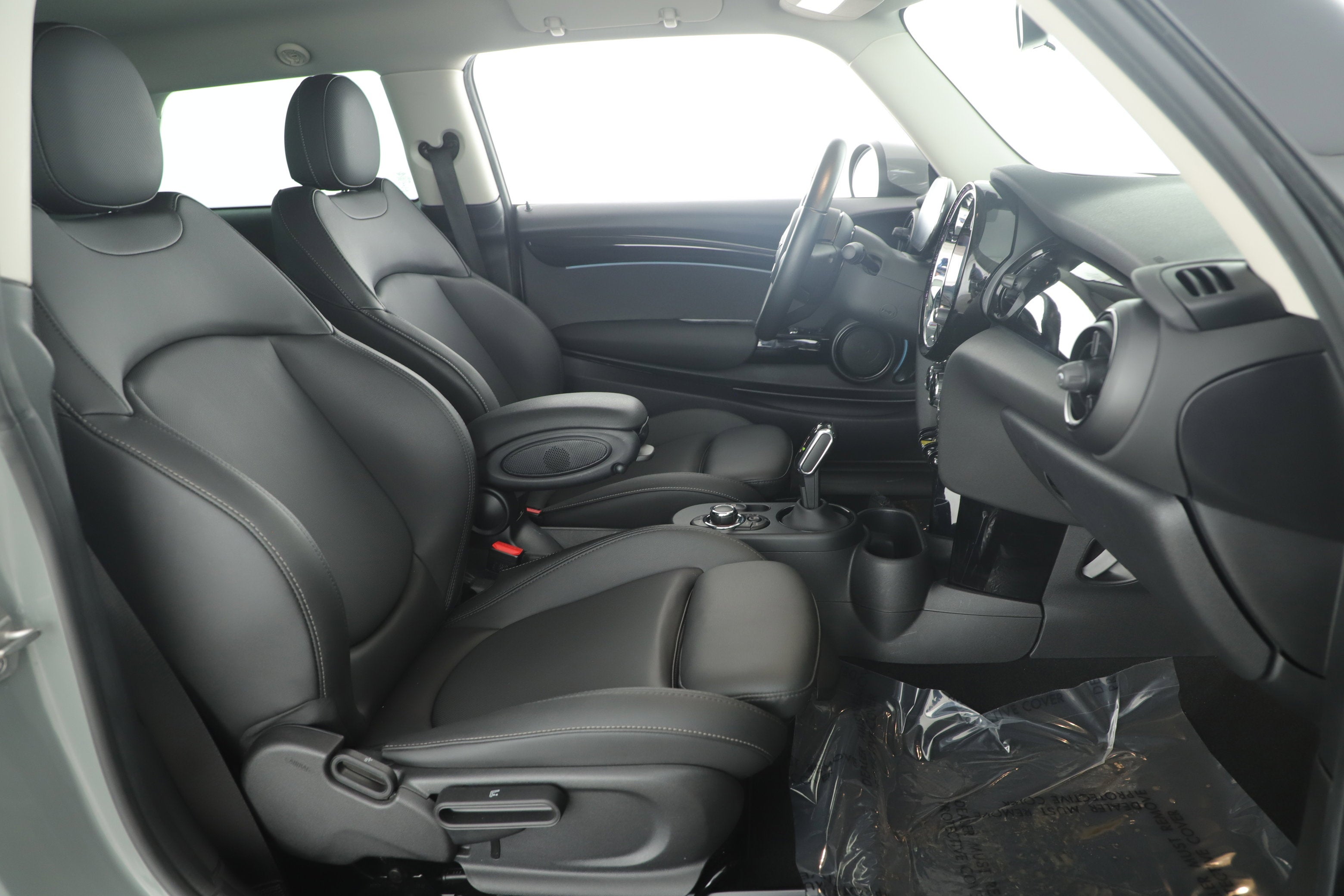 2023 MINI SE Hardtop Cooper Signature