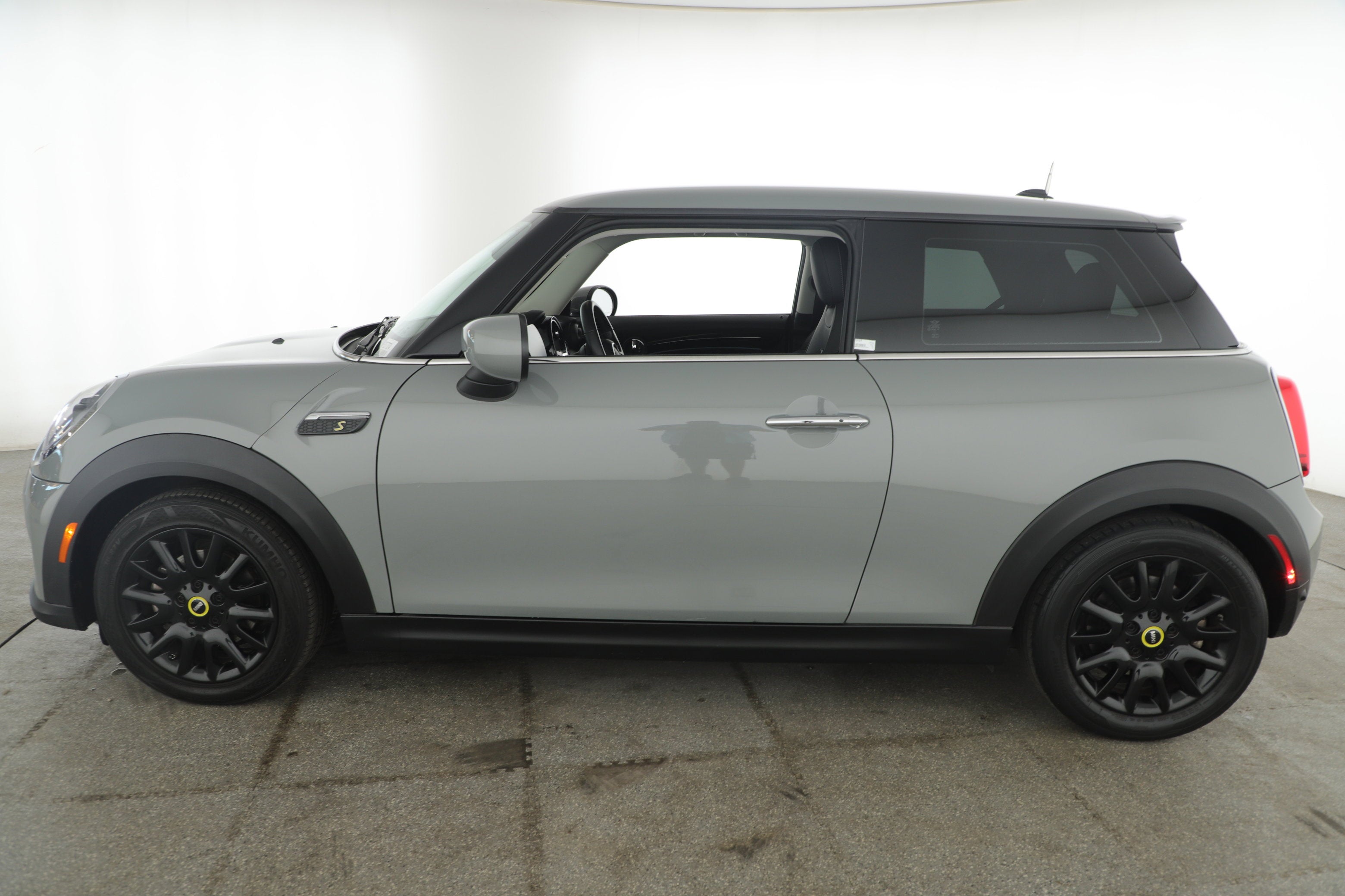 2023 MINI SE Hardtop Cooper Signature
