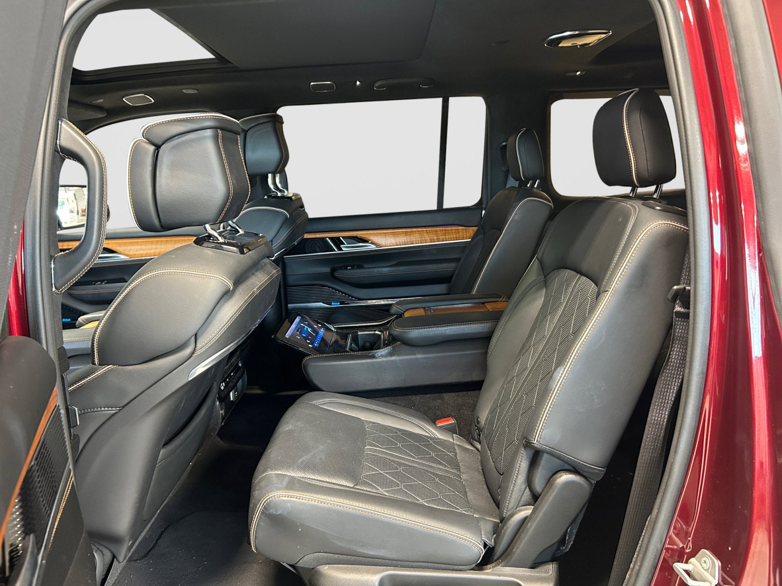 2022 Jeep Grand Wagoneer Series III