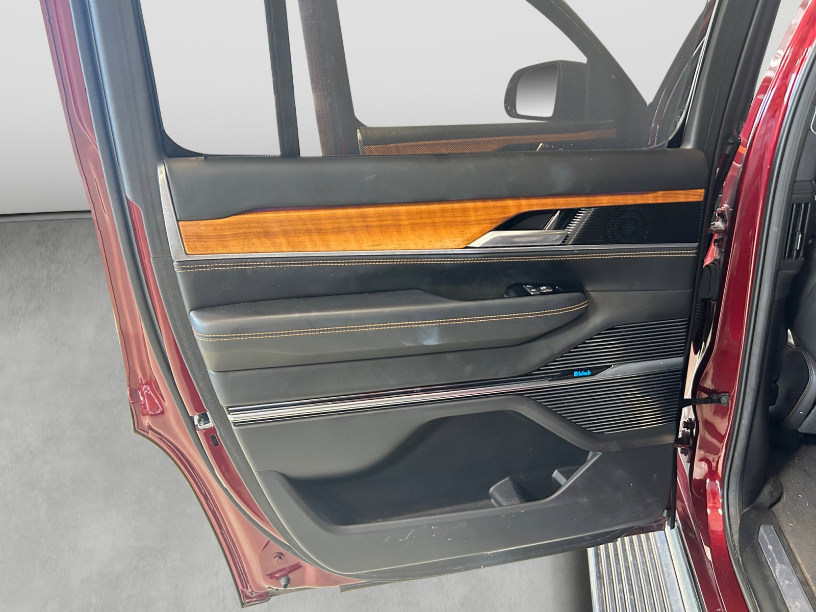 2022 Jeep Grand Wagoneer Series III