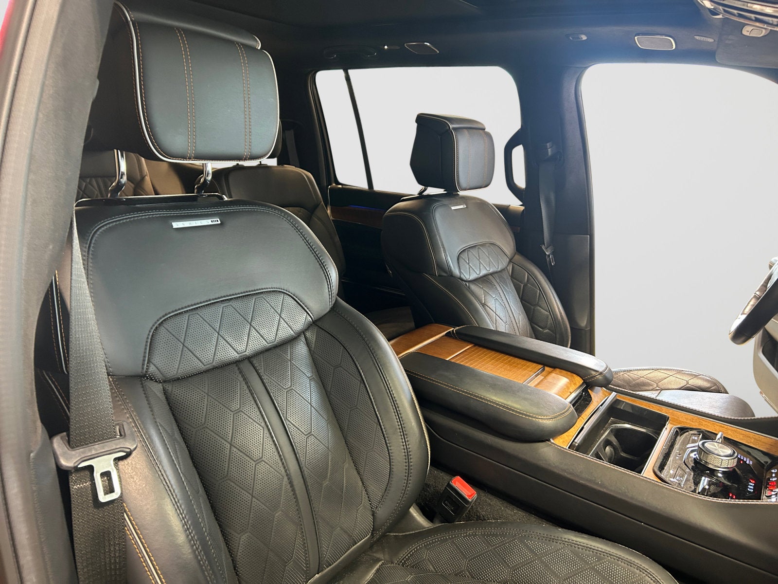 2022 Jeep Grand Wagoneer Series III