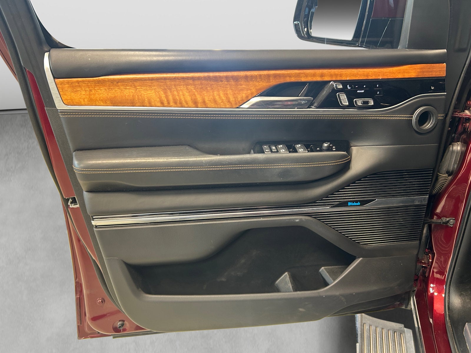 2022 Jeep Grand Wagoneer Series III