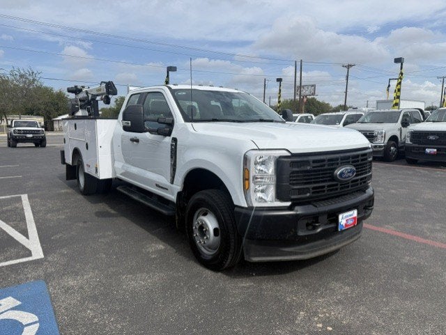 2025 Ford Super Duty F-350 DRW SCAB