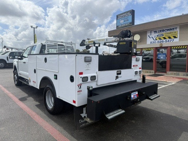 2025 Ford Super Duty F-350 DRW SCAB