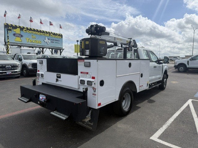 2025 Ford Super Duty F-350 DRW SCAB