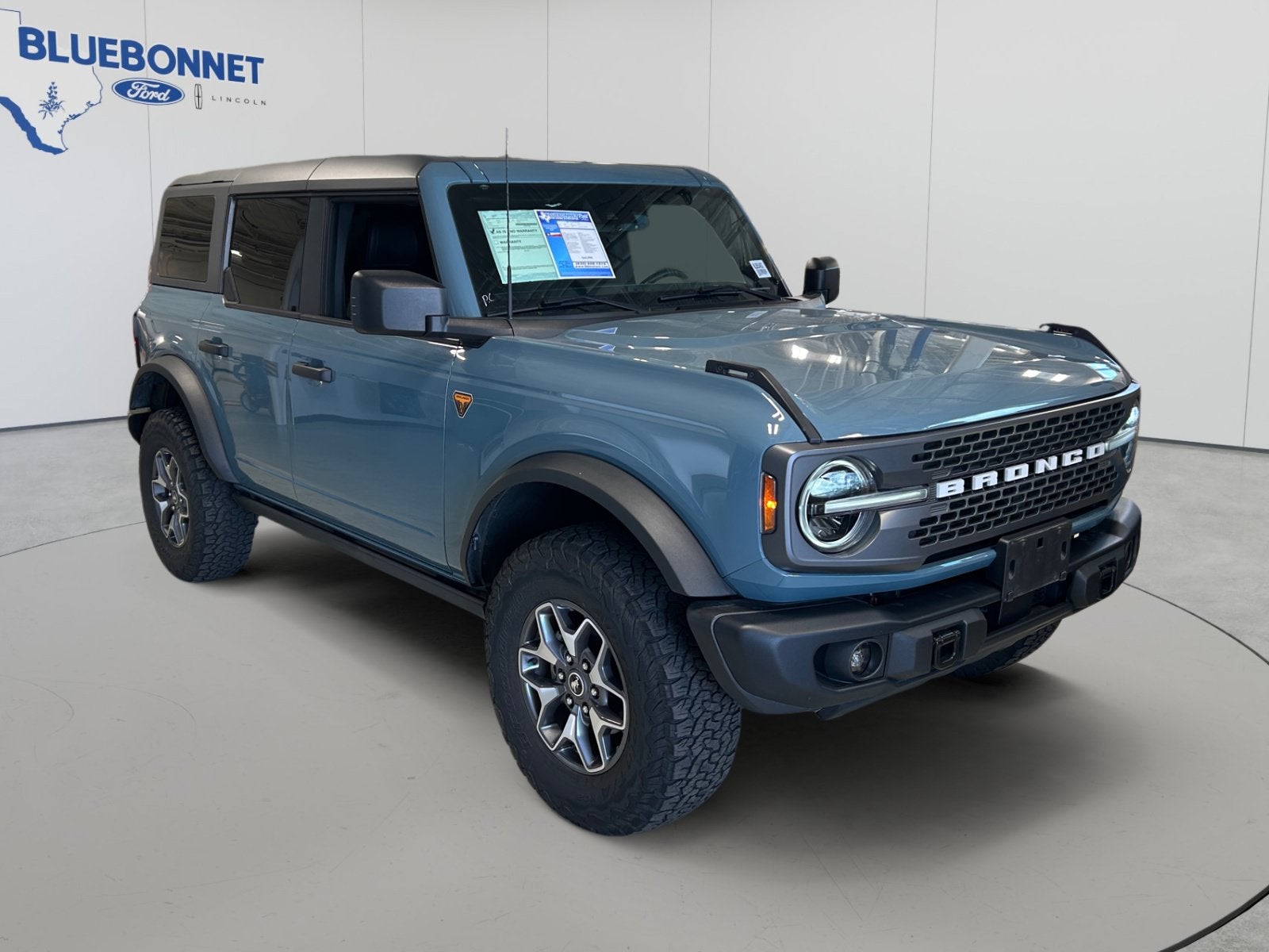 2023 Ford Bronco Base