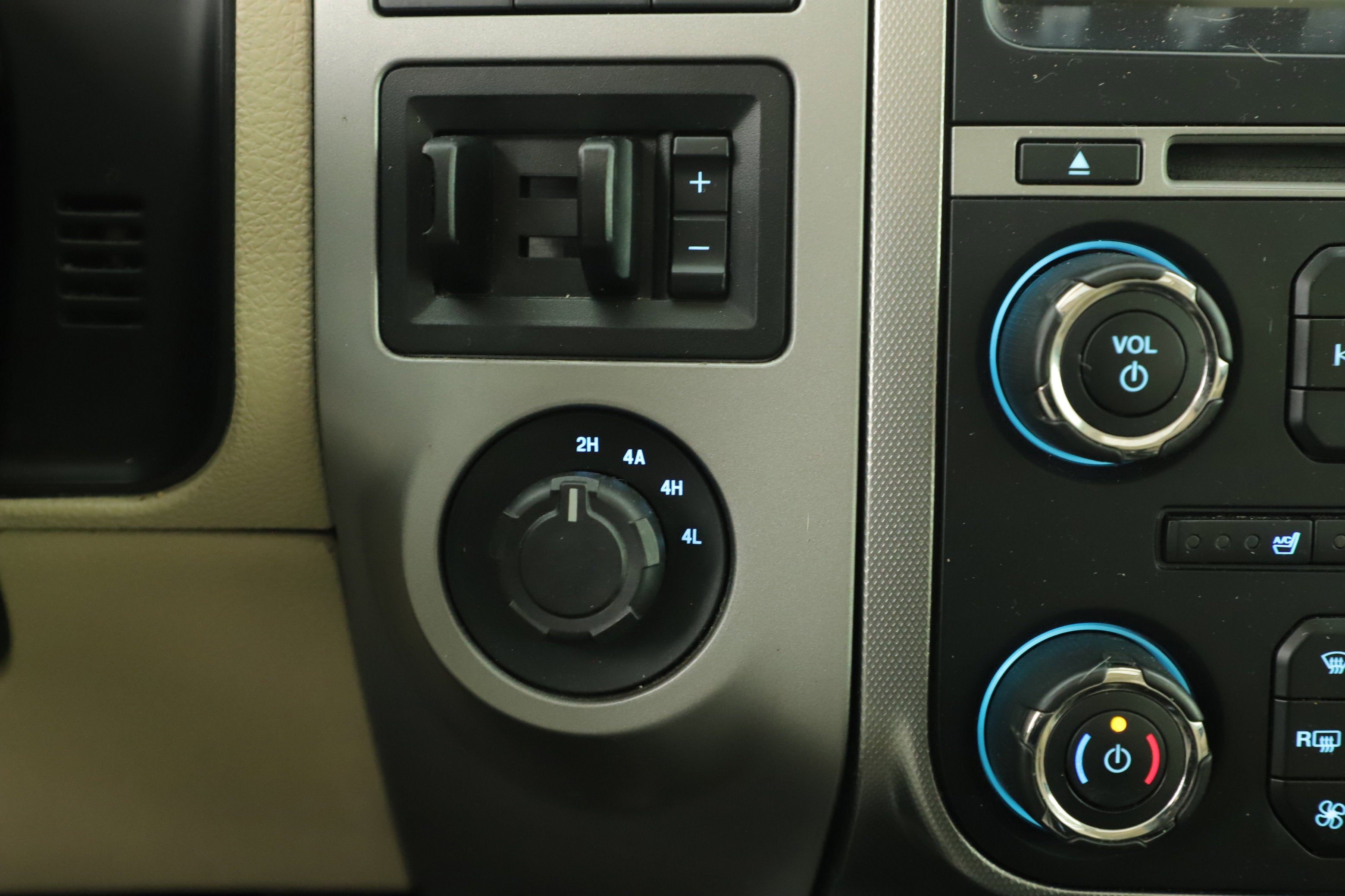 2017 Ford Expedition Base