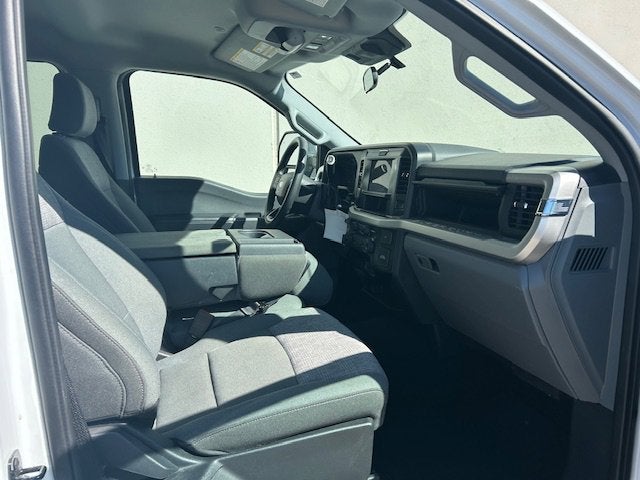 2025 Ford Super Duty F-250 SRW Base