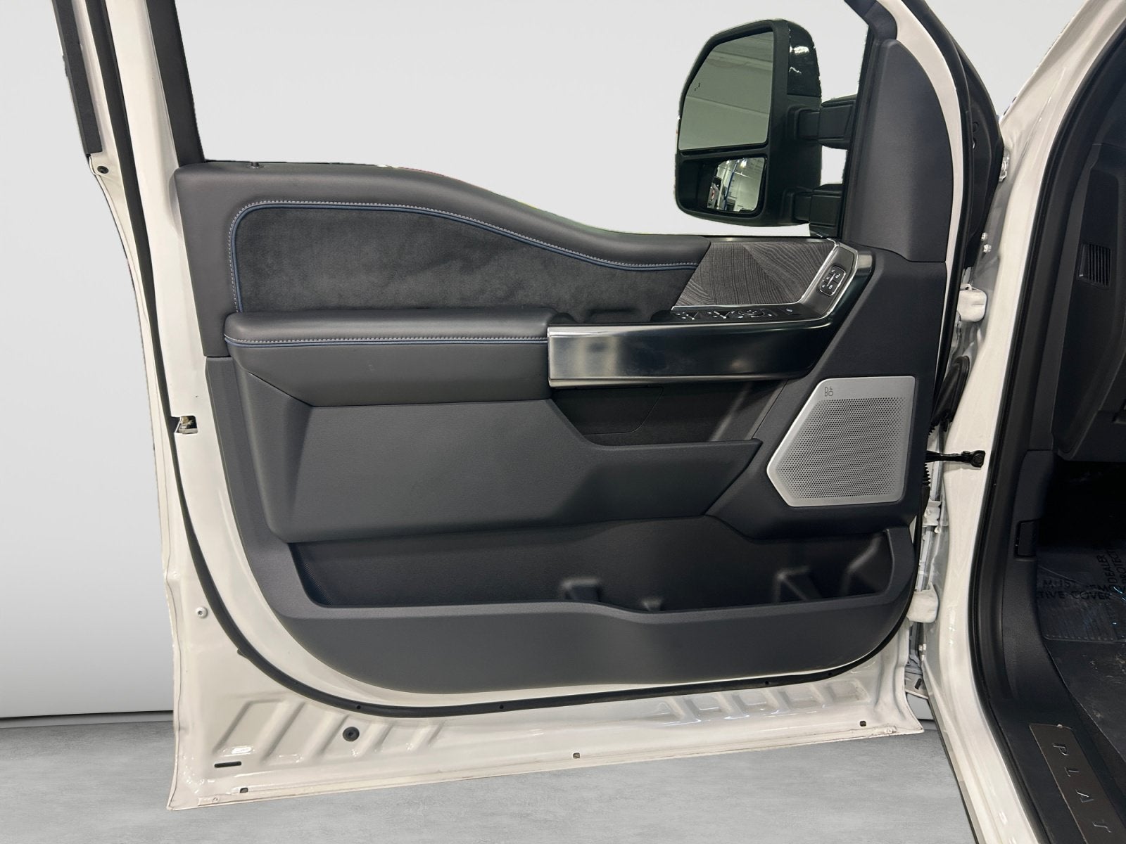 2025 Ford Super Duty F-250 SRW Platinum