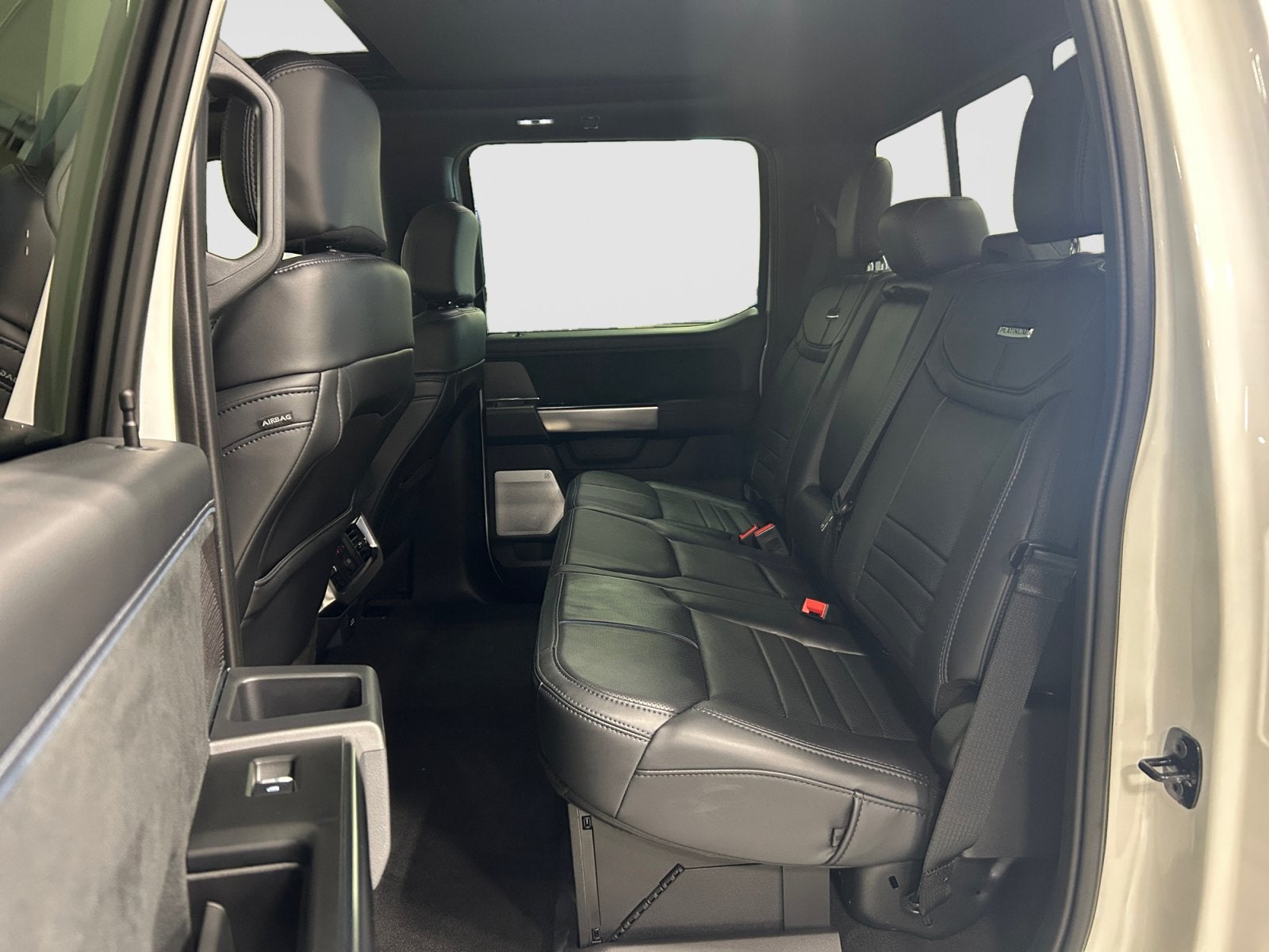 2025 Ford Super Duty F-250 SRW Platinum