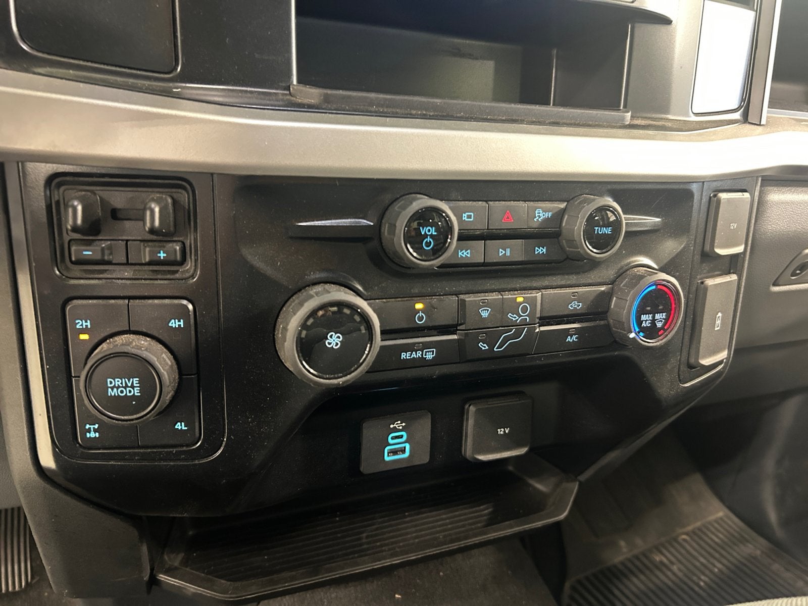 2025 Ford Super Duty F-250 SRW Base