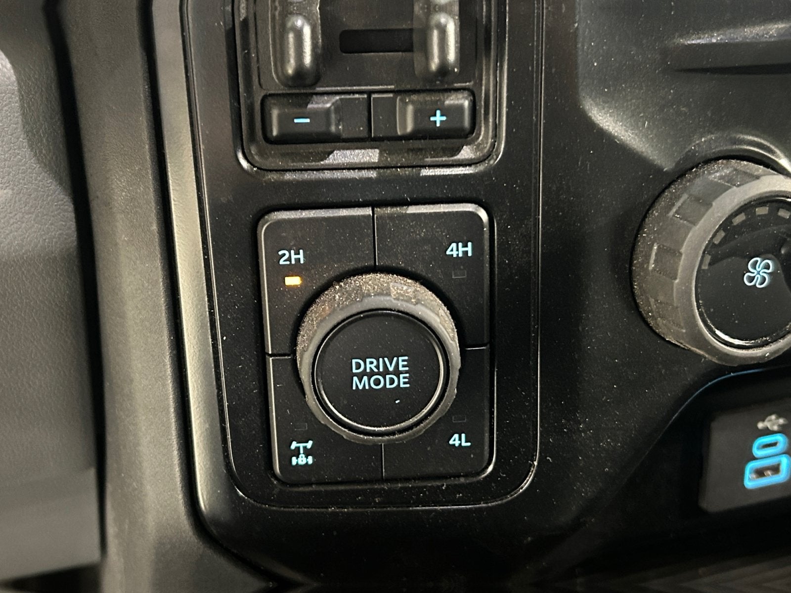 2025 Ford Super Duty F-250 SRW Base