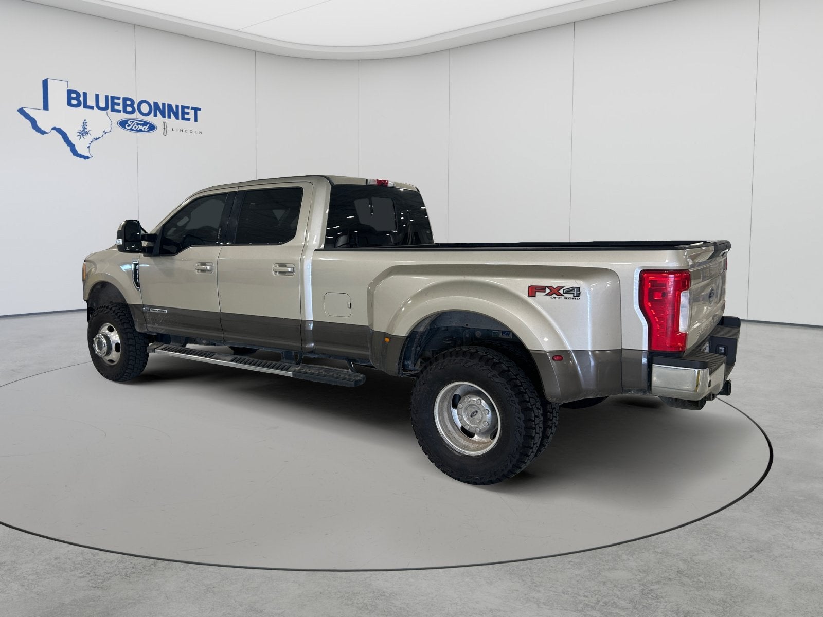 2017 Ford Super Duty F-350 DRW Base