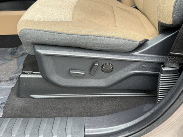 2023 Ford F-150 Base