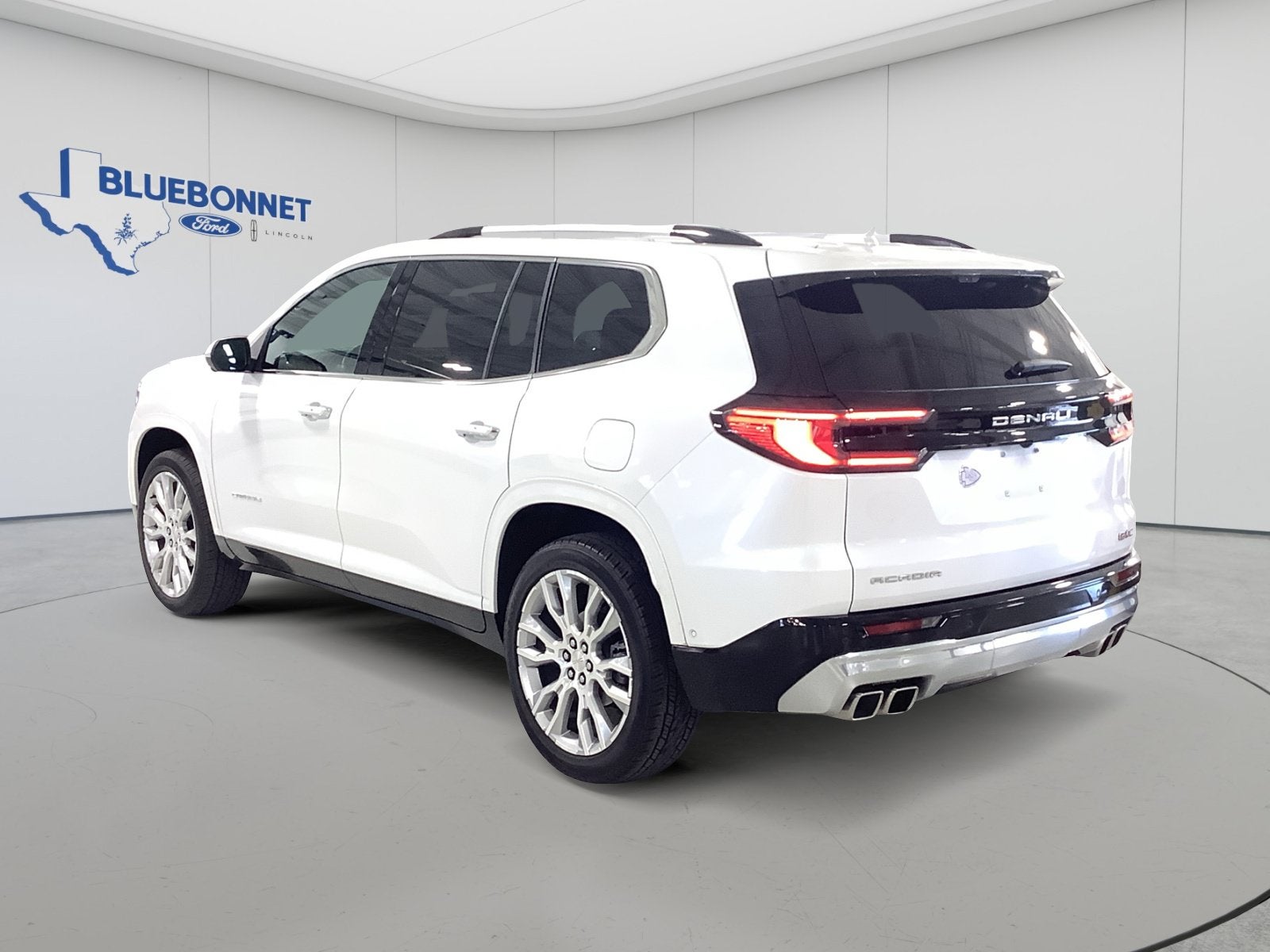 2024 GMC Acadia FWD Denali