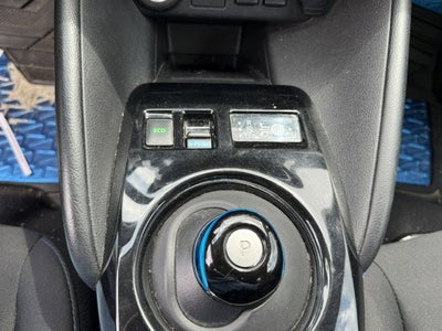 2022 Nissan LEAF SV