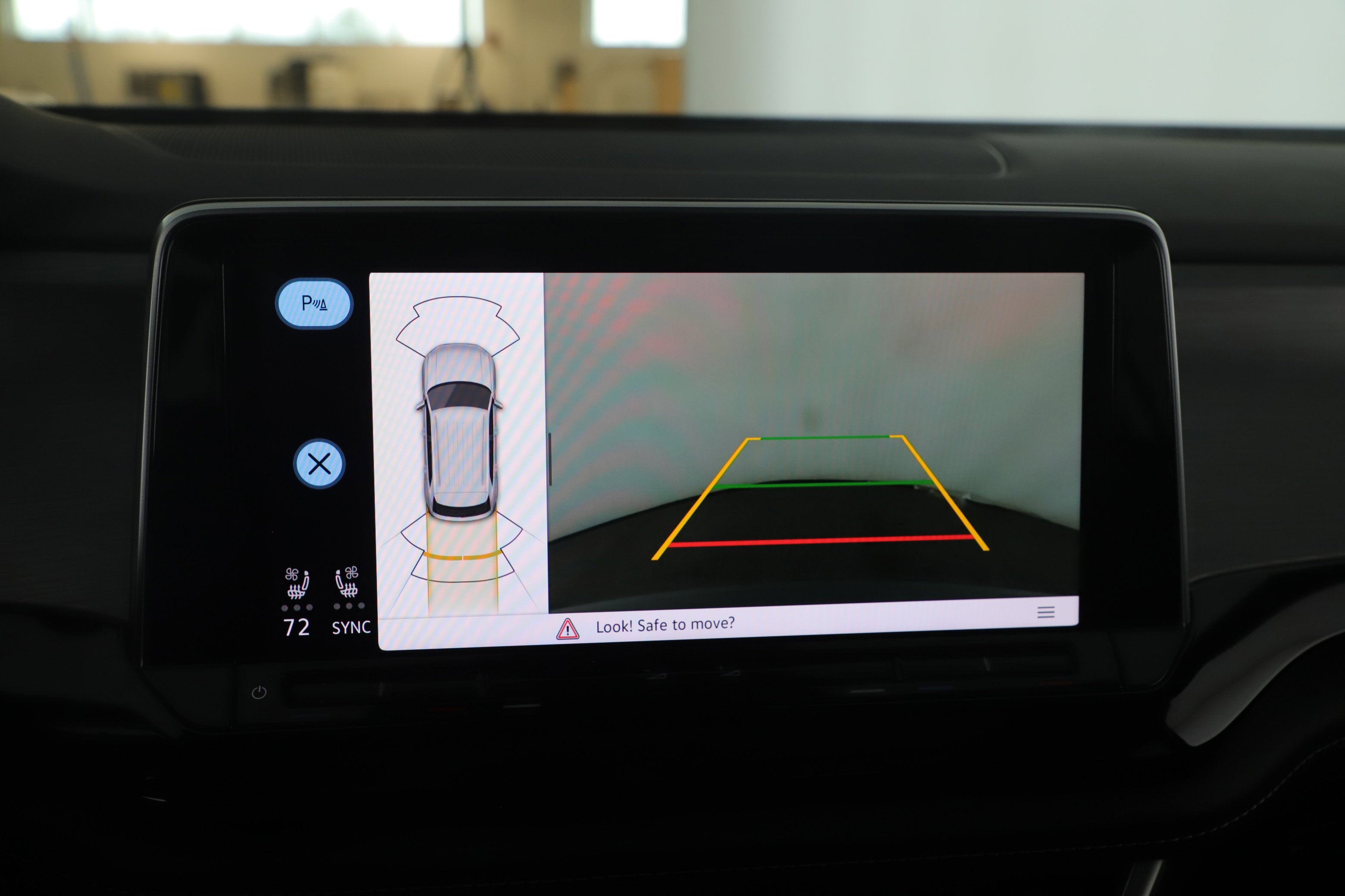 2024 Volkswagen Atlas Cross Sport 2.0T SE w/Technology
