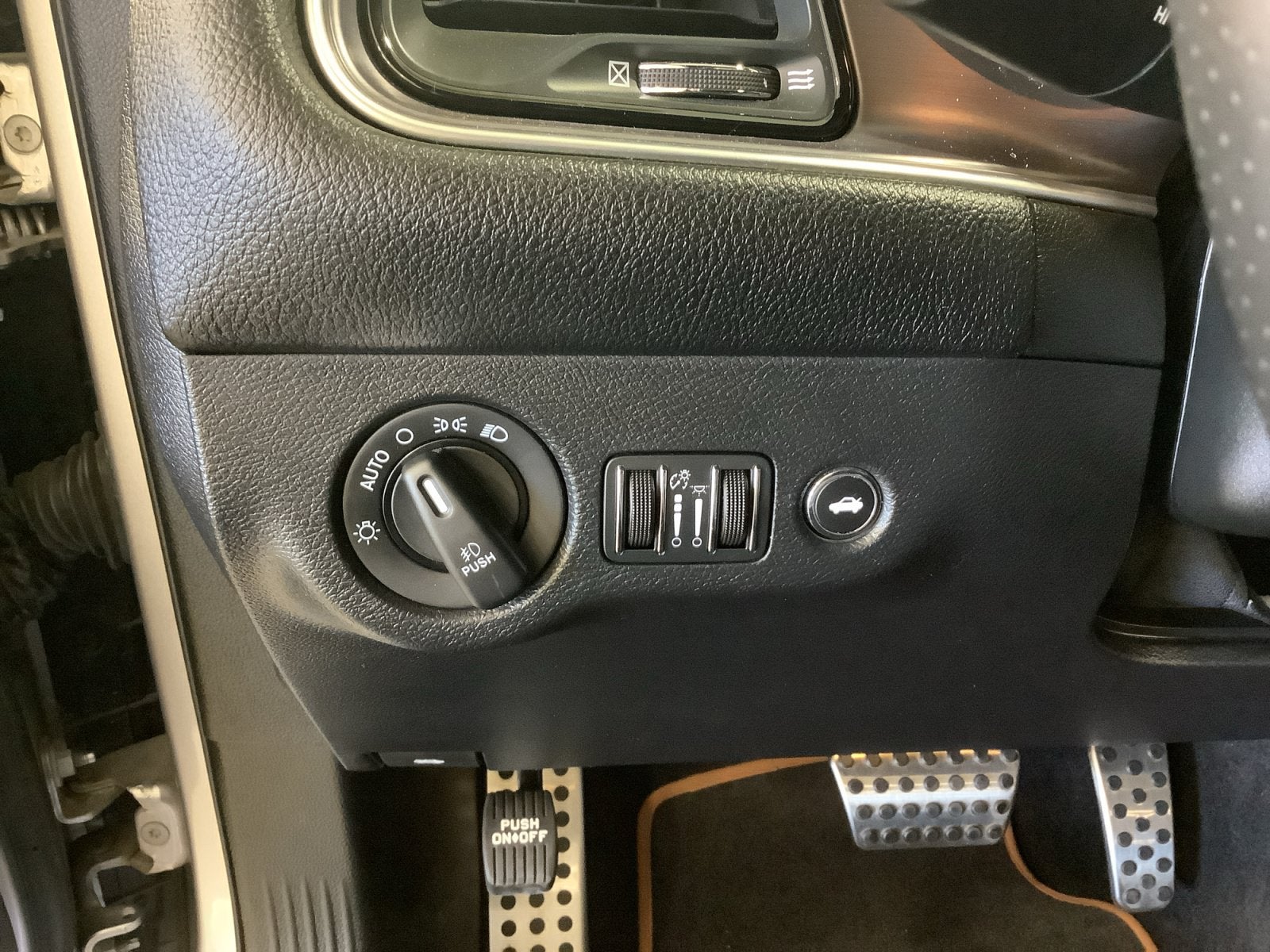 2016 Dodge Challenger R/T Plus Shaker