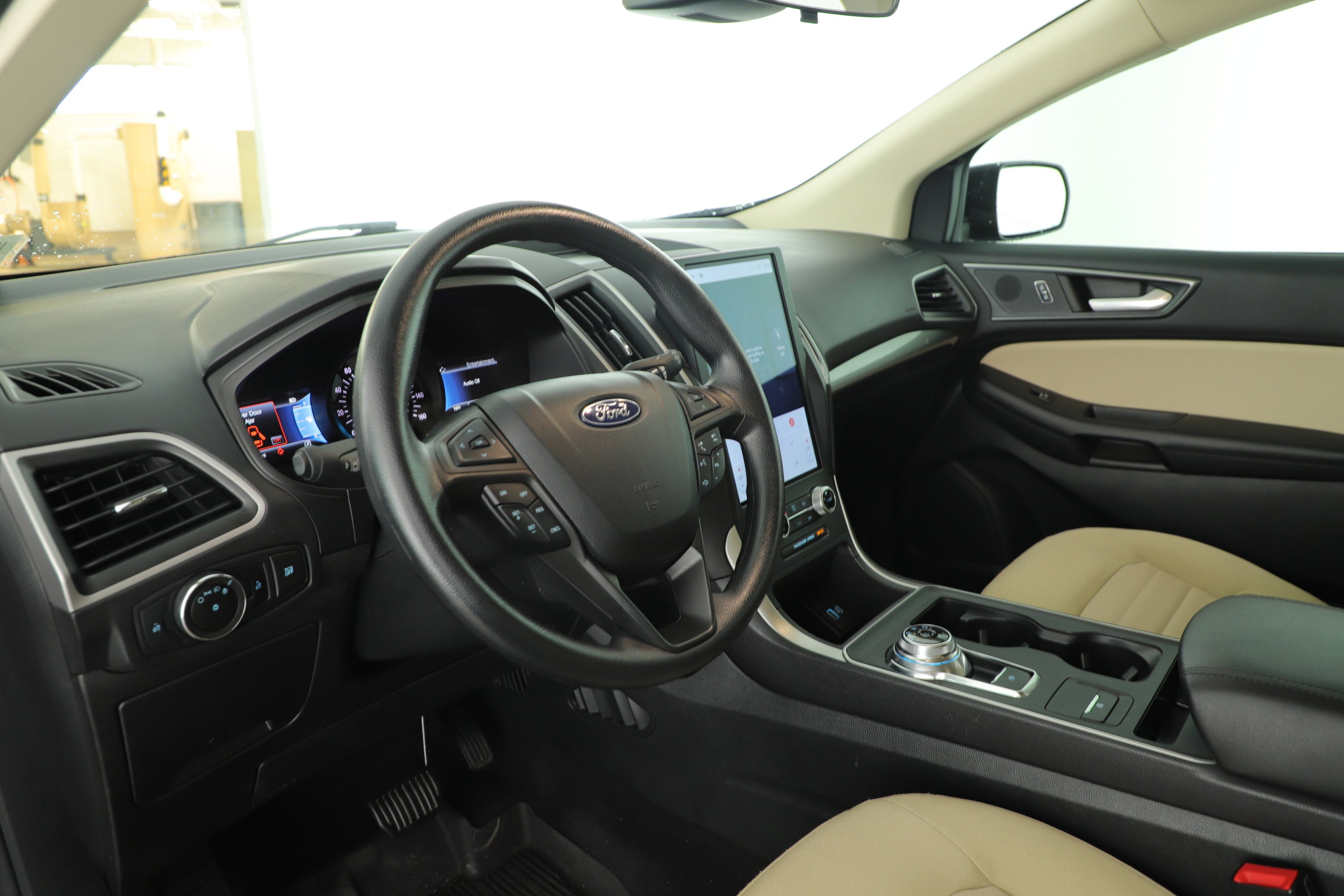 2023 Ford Edge SE