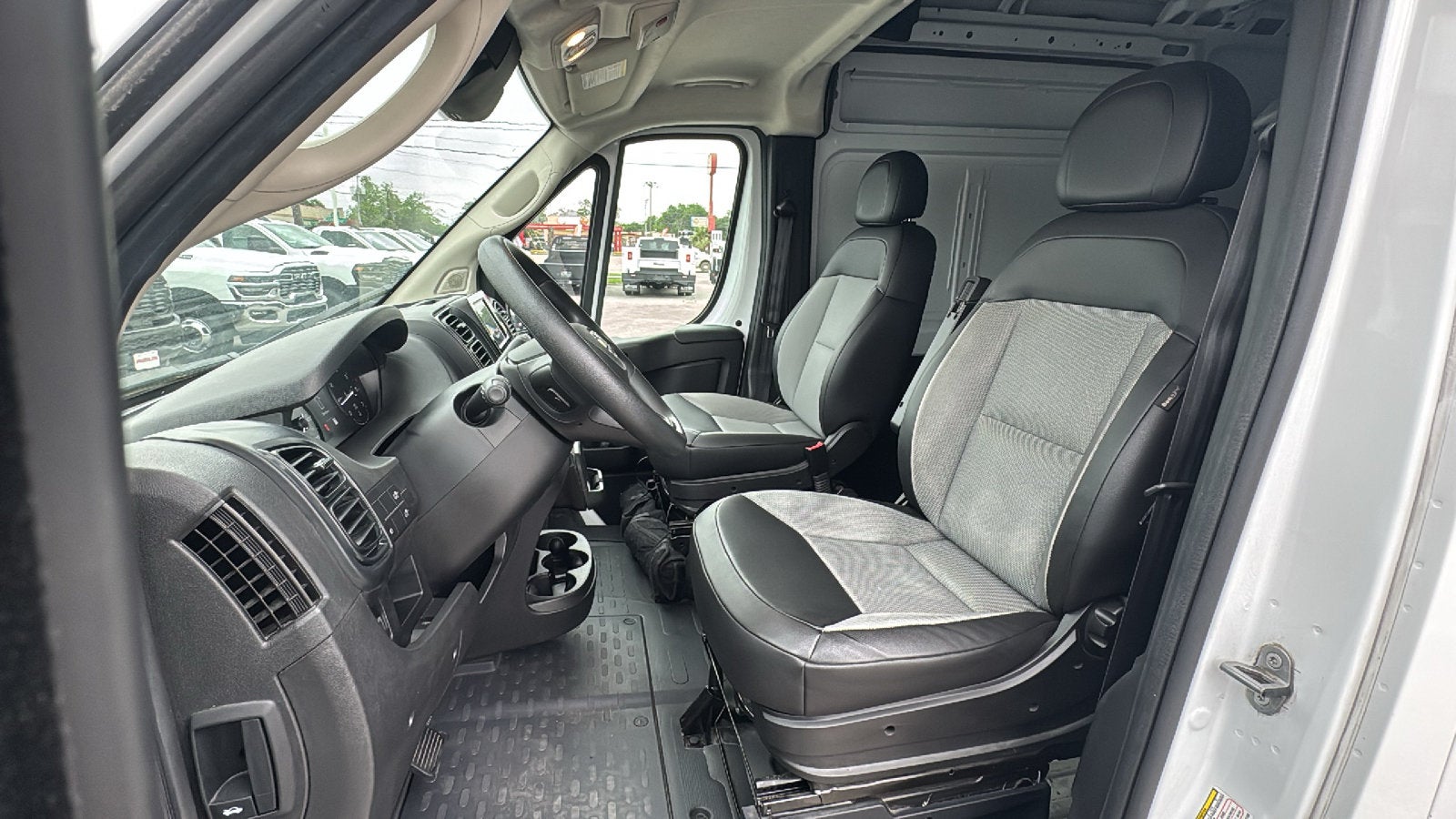 2025 RAM ProMaster Cargo Van Tradesman