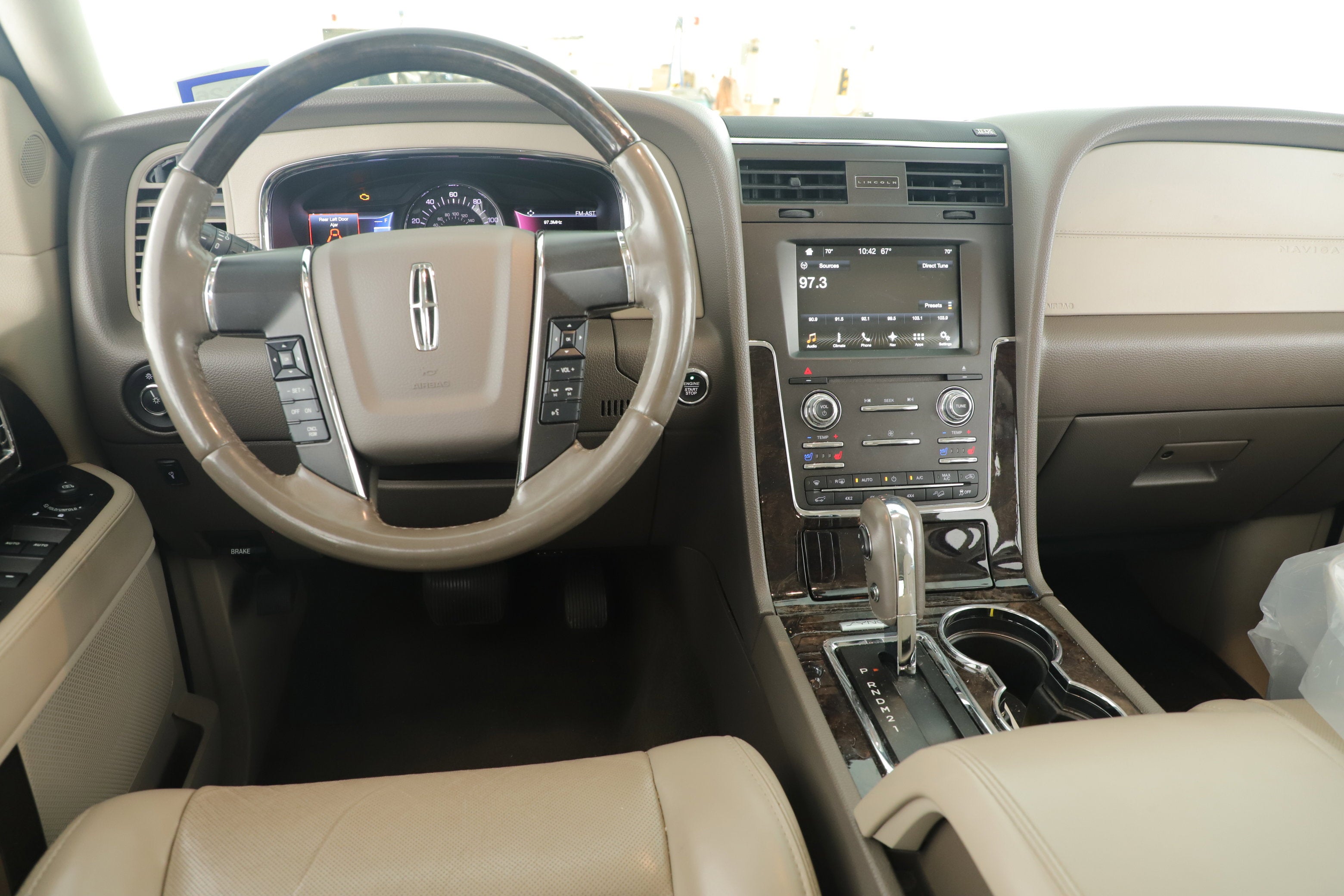 2017 Lincoln Navigator Select