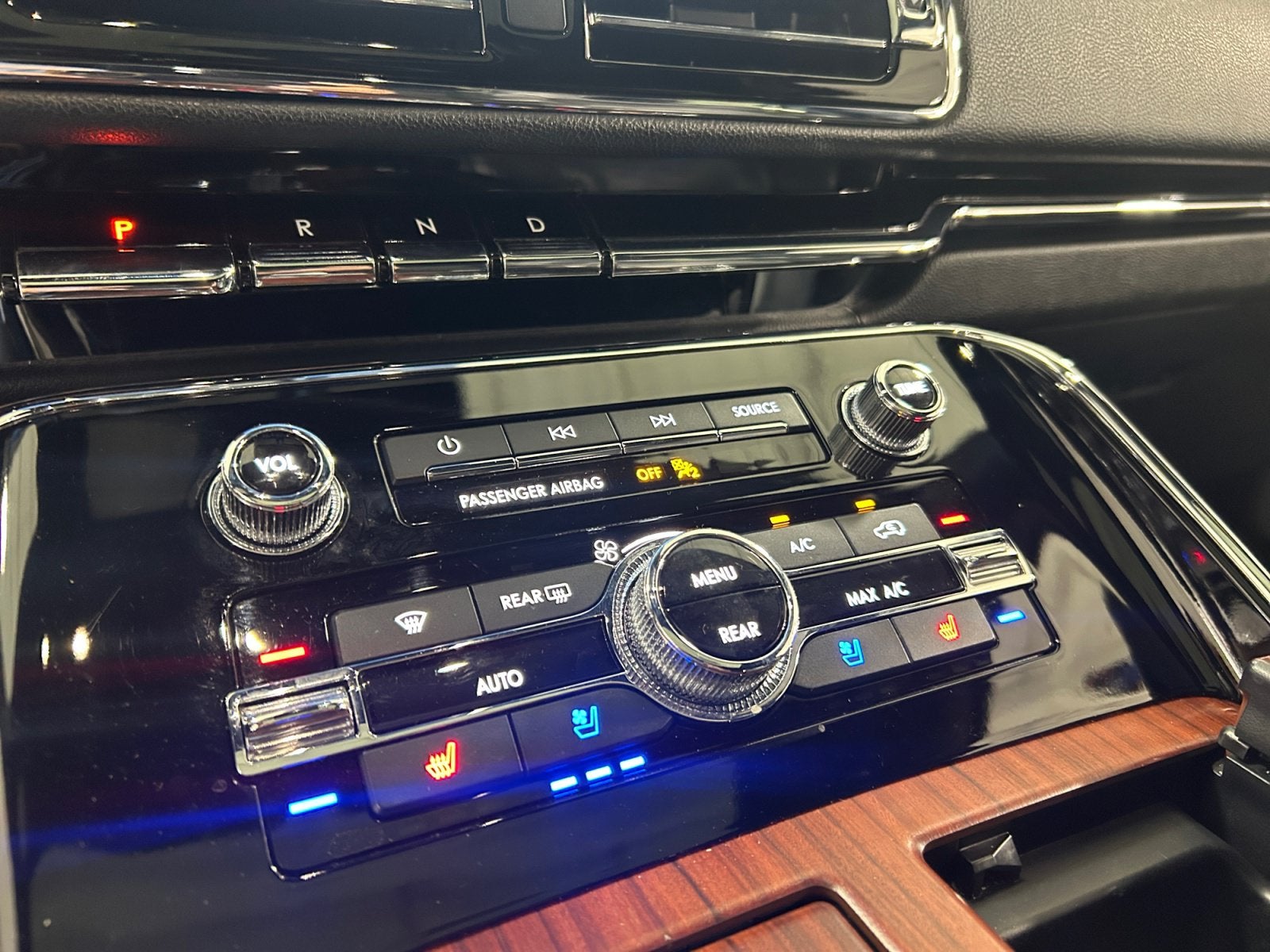 2021 Lincoln NAVIGATOR L RSV