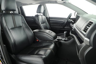 2017 Toyota Highlander Base