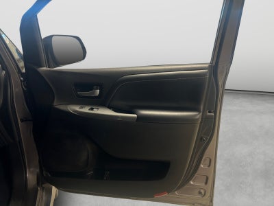 2019 Toyota Sienna SE