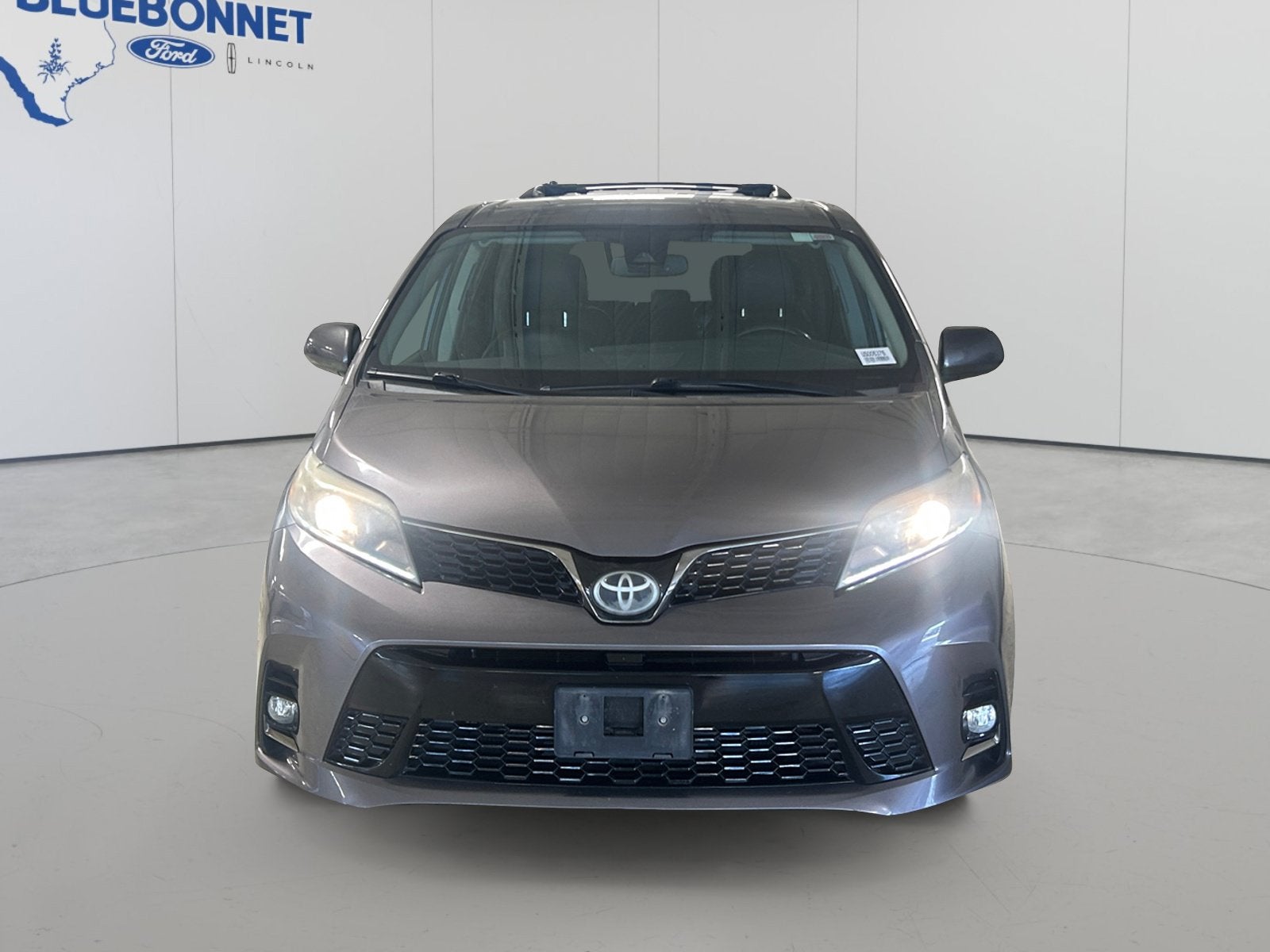 2019 Toyota Sienna SE