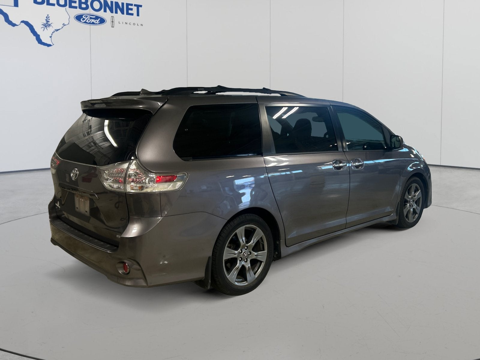 2019 Toyota Sienna SE
