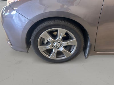 2019 Toyota Sienna SE