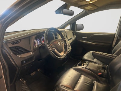 2019 Toyota Sienna SE