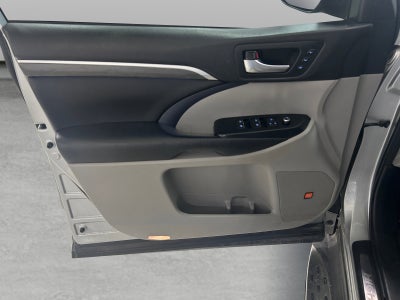 2018 Toyota Highlander Base