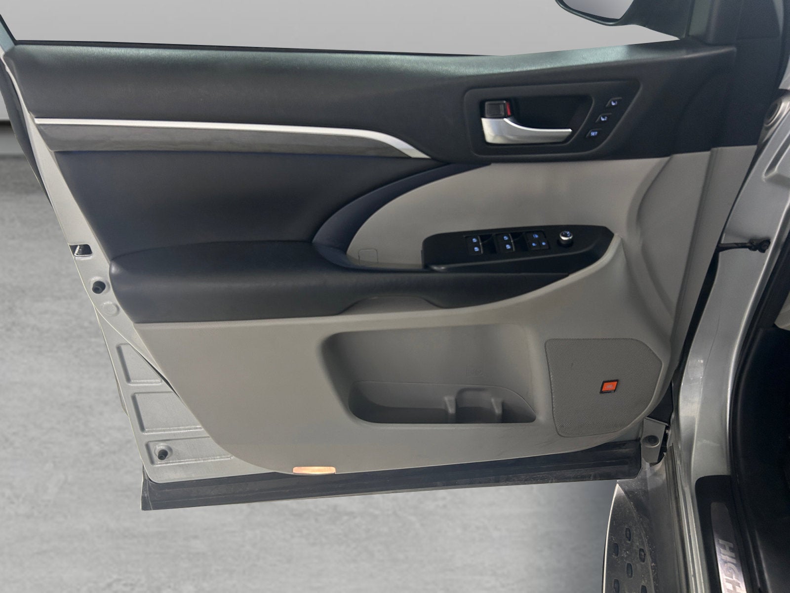 2018 Toyota Highlander Base