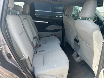 2019 Toyota Highlander LE