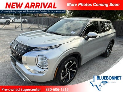2023 Mitsubishi Outlander Base