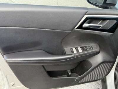 2023 Mitsubishi Outlander Base