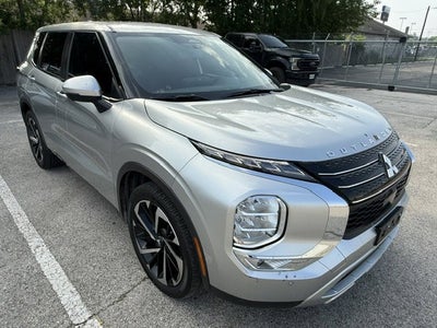 2023 Mitsubishi Outlander Base