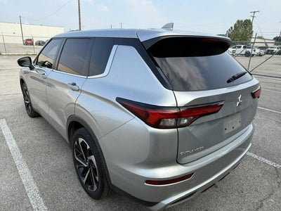 2023 Mitsubishi Outlander Base