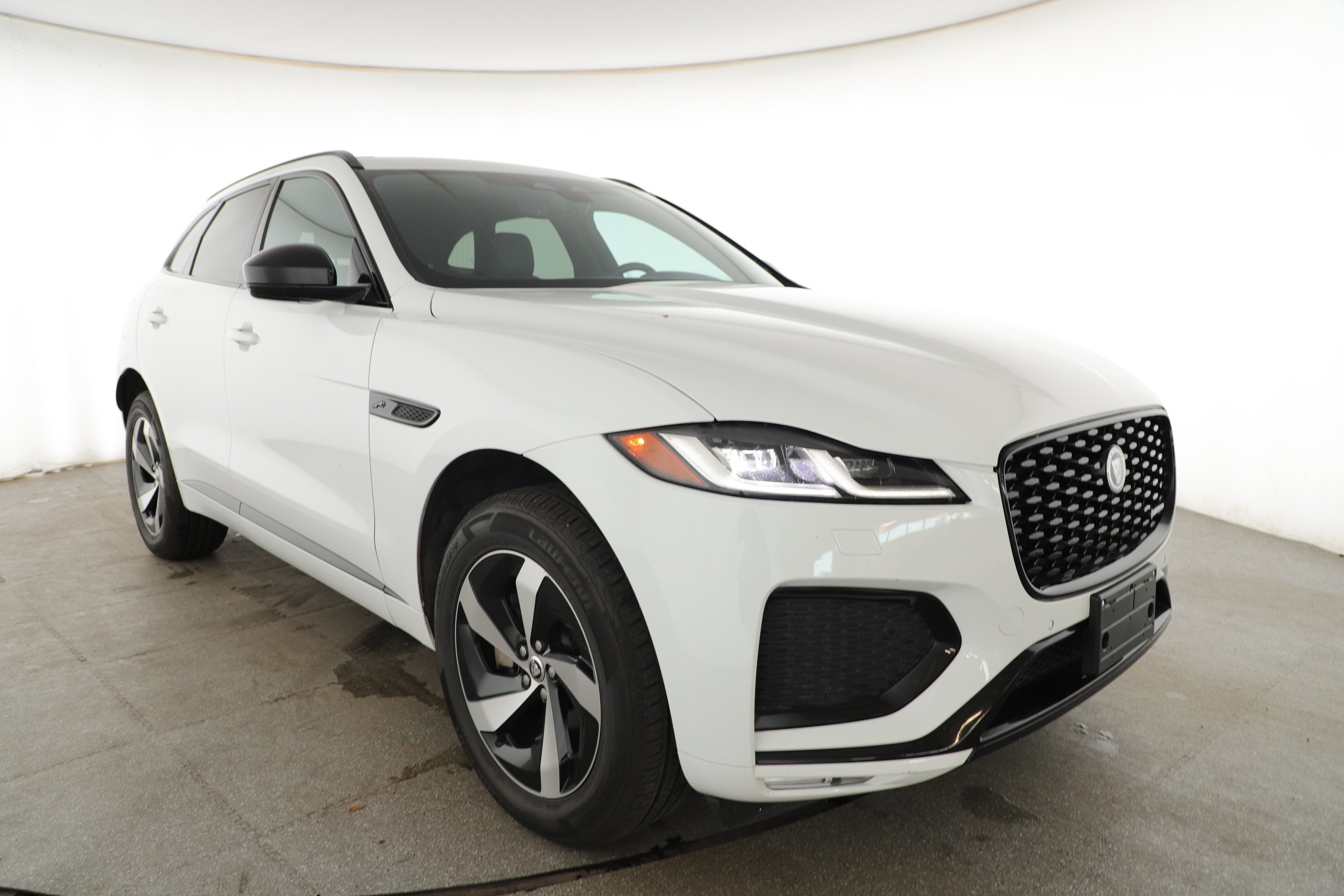 2025 Jaguar F-PACE R-Dynamic S