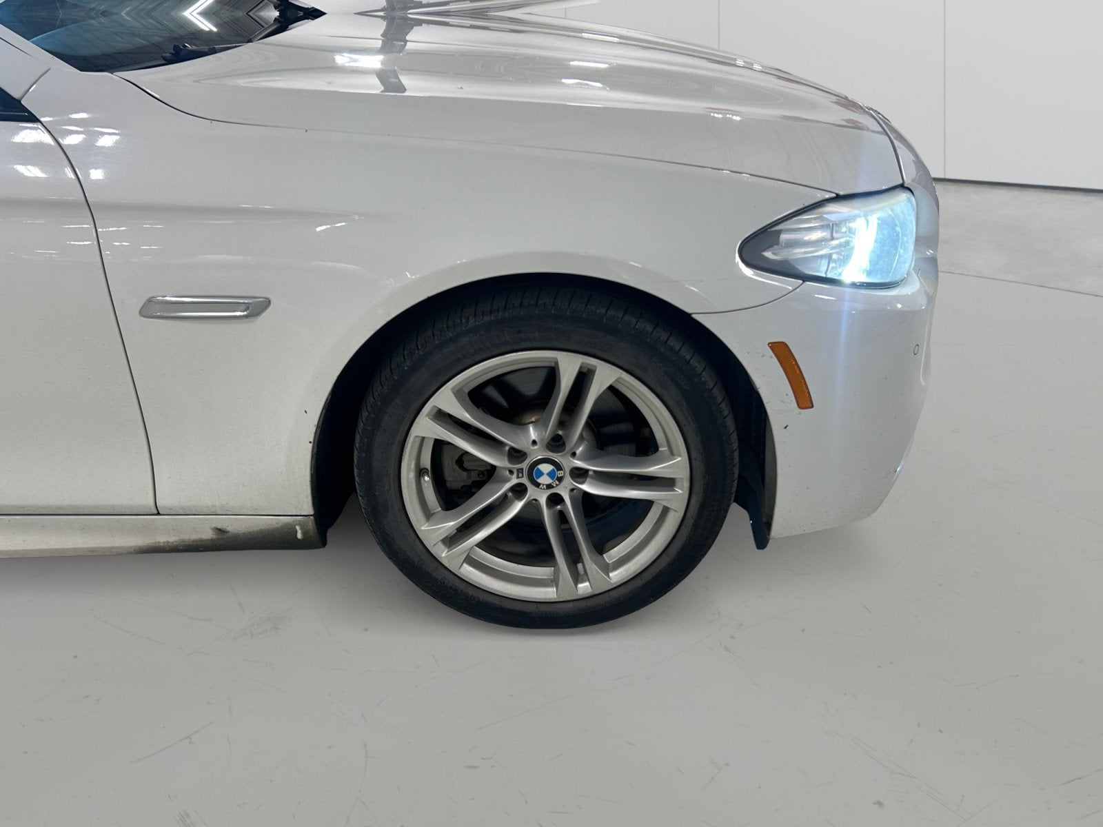 2016 BMW 5 Series 528i