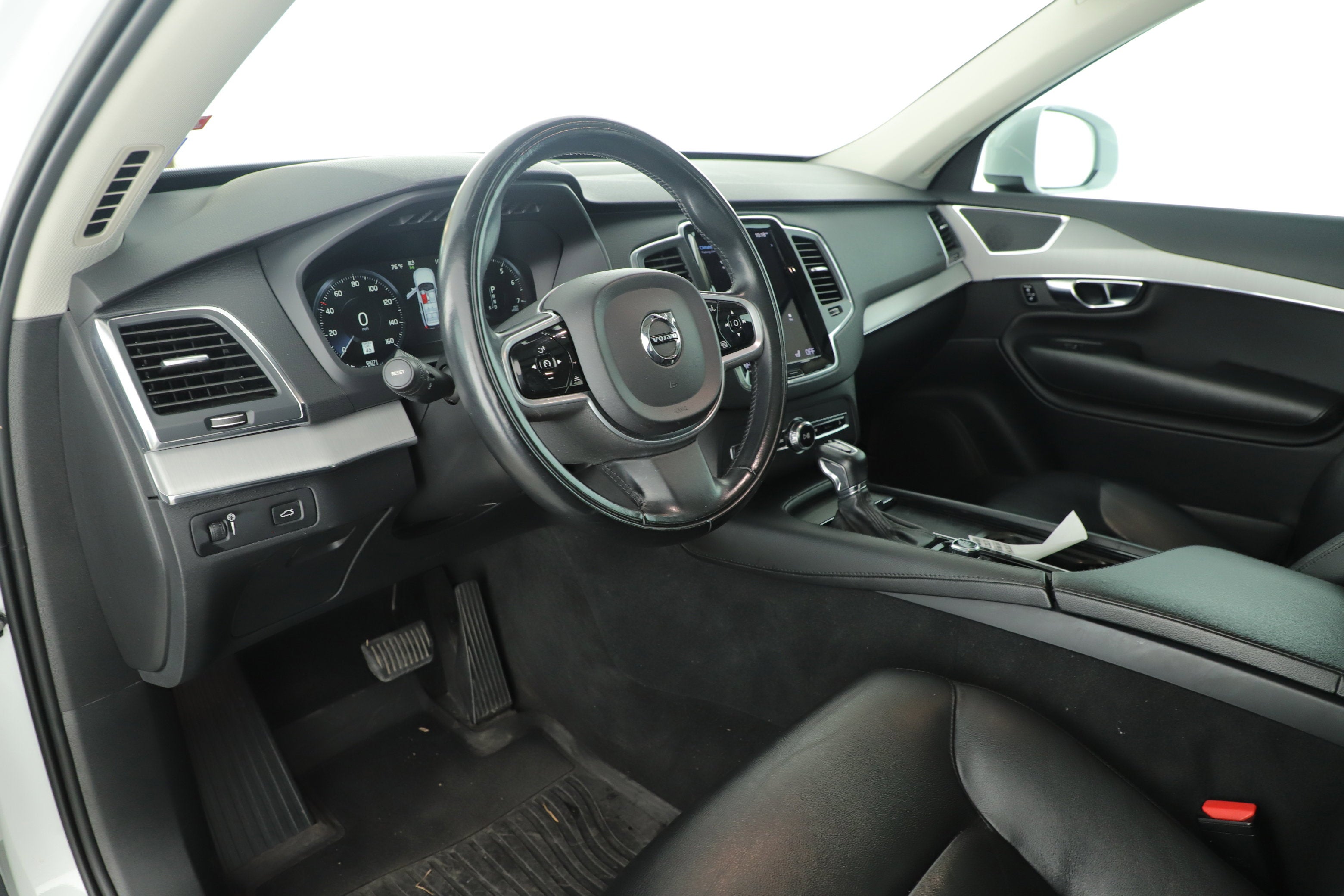 2022 Volvo XC90 Momentum